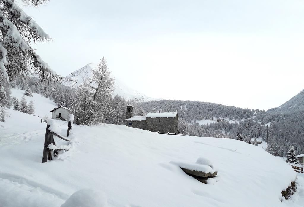 Monno Rifugio Al Lago Del Mortirolo In Inverno Raggiungibile Solo A Piedi מראה חיצוני תמונה