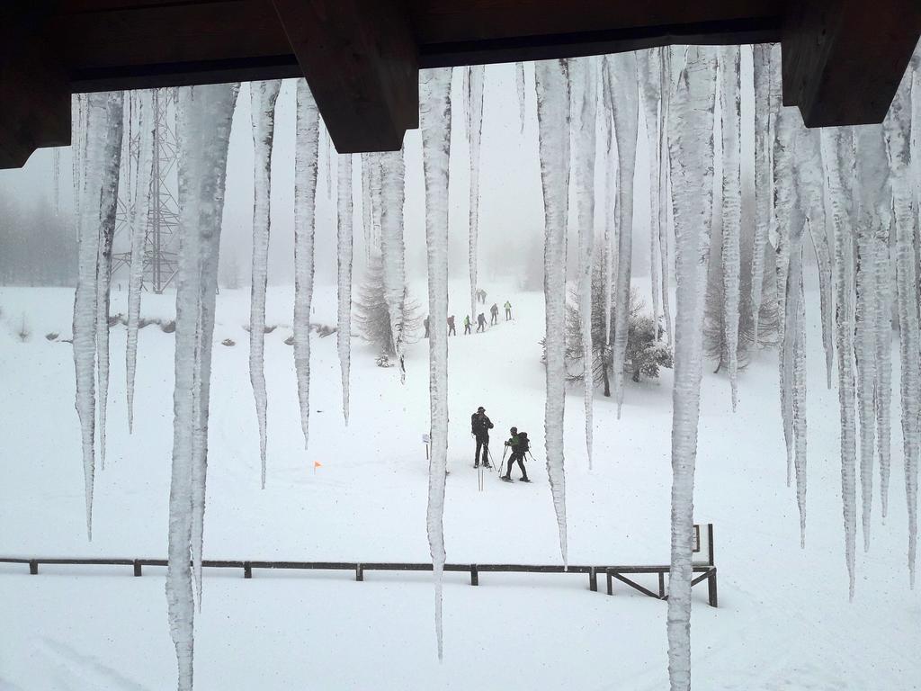 Monno Rifugio Al Lago Del Mortirolo In Inverno Raggiungibile Solo A Piedi מראה חיצוני תמונה