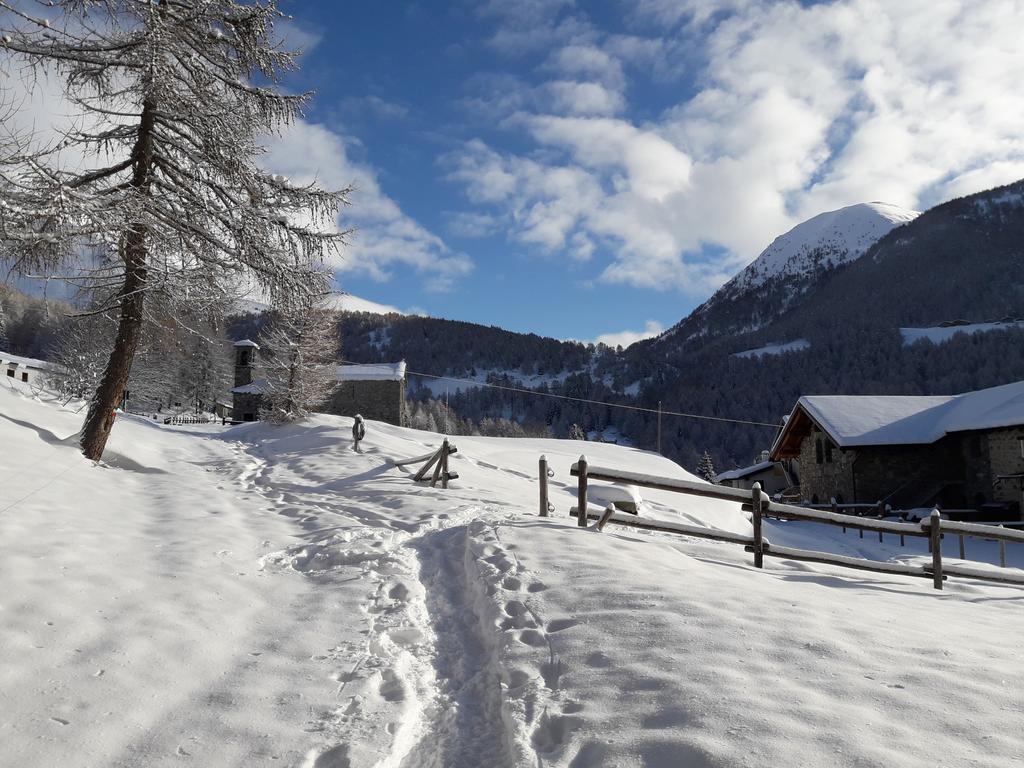 Monno Rifugio Al Lago Del Mortirolo In Inverno Raggiungibile Solo A Piedi מראה חיצוני תמונה