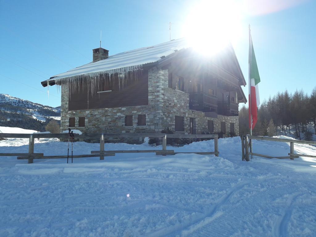 Monno Rifugio Al Lago Del Mortirolo In Inverno Raggiungibile Solo A Piedi מראה חיצוני תמונה