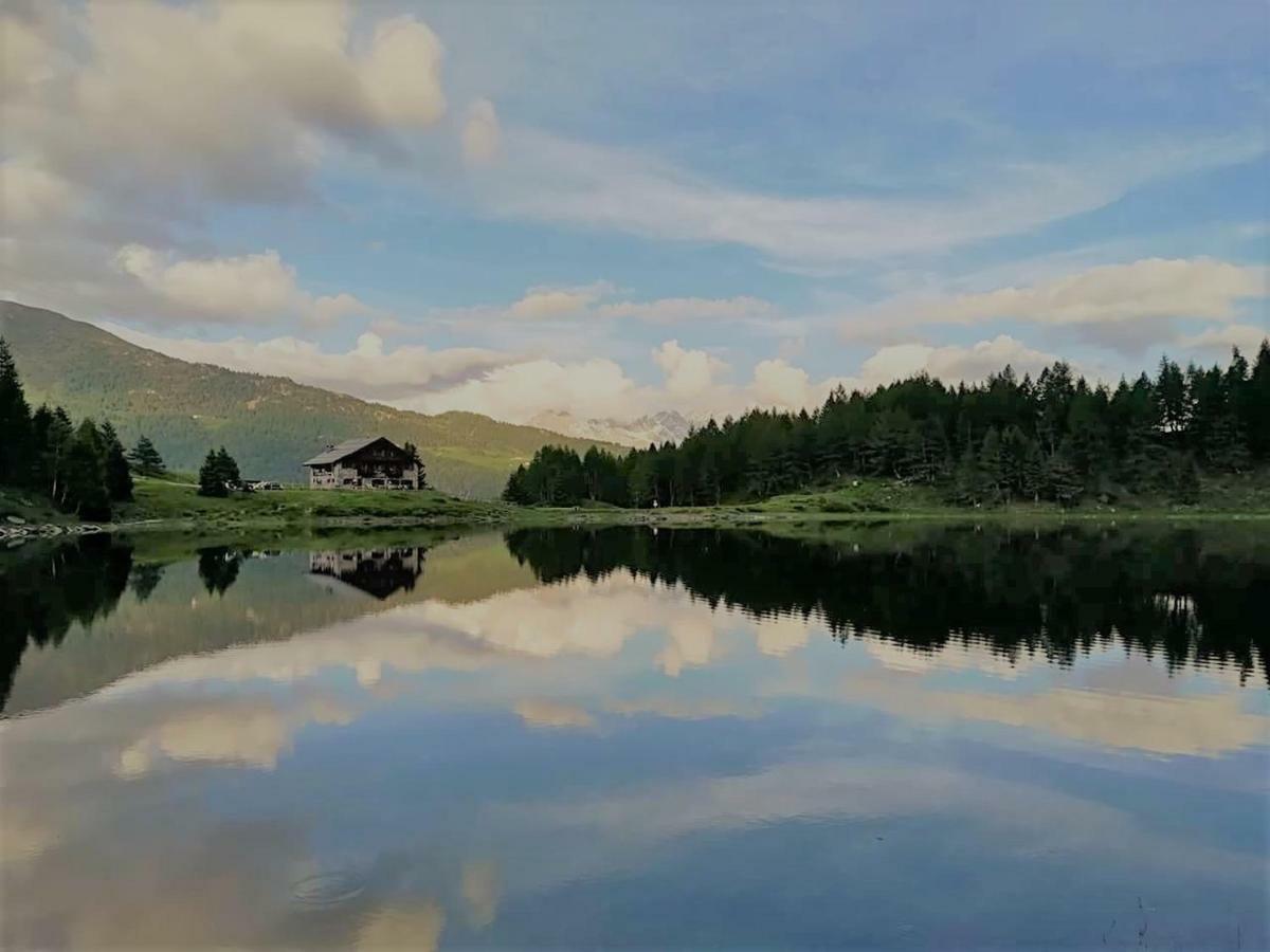 Monno Rifugio Al Lago Del Mortirolo In Inverno Raggiungibile Solo A Piedi מראה חיצוני תמונה