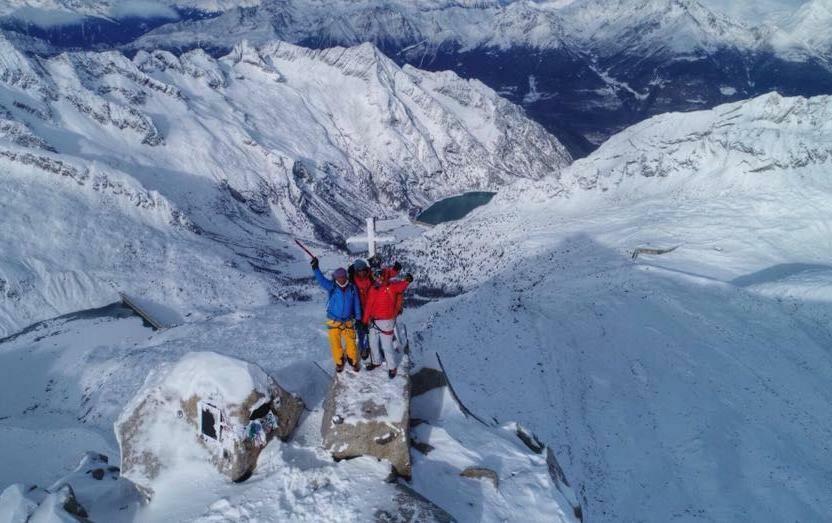 Monno Rifugio Al Lago Del Mortirolo In Inverno Raggiungibile Solo A Piedi מראה חיצוני תמונה